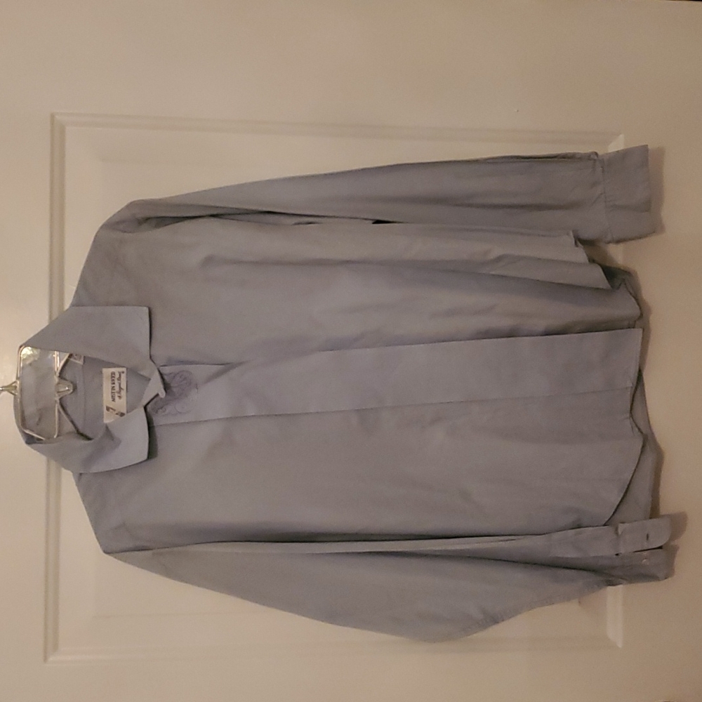 Austin Reed light blue button down long top. Sz 6. 100% cotton.